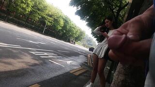 (한국야동) 버스정류장에서 자딸하는 변태시키 korean porn vip