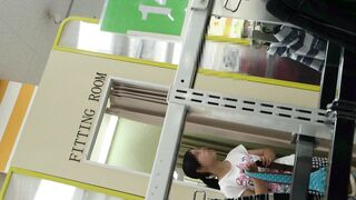 スク水試着の美少女j〇ちゃんを粘着撮り-試着後の水着をねっとりチェック voyeur jp 01-150526