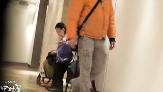 飛び出す黄金水！！！ア〇レ潜入 かわや盗撮 vol.02 voyeur jp 150526