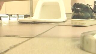 女子トイレ盗撮若い嬢編vol.01-05 voyeur jp 150526