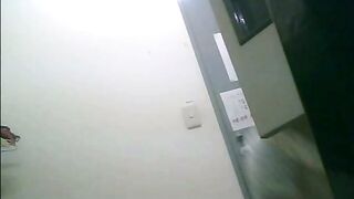 とある事務所の更衣室でJ系なバイトの後輩の生着替 voyeur jp 160526 02
