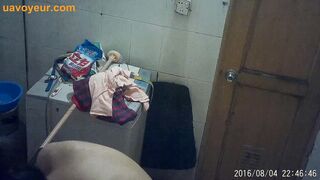 バスルームで素敵なアジアの女の子 1 voyeur jp 160526