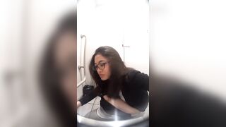 【丸見えうんち＆丸見えおまんこ】素朴なカワイイJKのトロトロおまんこ丸見え放尿＆極太脱糞タイム voyeur jp 160526