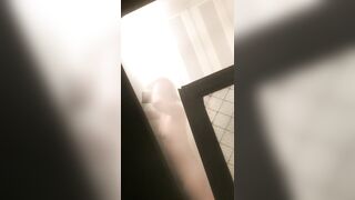 窓枠の隙間からのぞく巨乳美女の裸 voyeur jp 160526