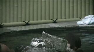 15028720【期間限定】露天風呂にやってきたJ〇ちゃん二名を隠し撮り【高画質】 voyeur jp 160526