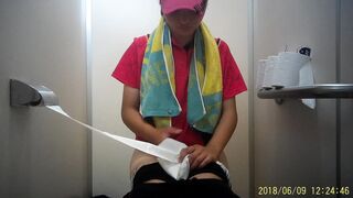 新Tennis⑮ ４名収録！経血たら~ん( ﾟДﾟ)下半身丸出しのままナプキン交換( ;∀;) voyeur jp 160526 04