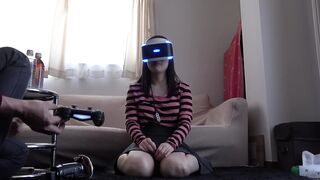【VRパンチラ】謎のエロスで魔性の魅力を持つ美少女にVRやらせたらパンチラしまくり②胸ちら＆逆さ voyeur jp 160526