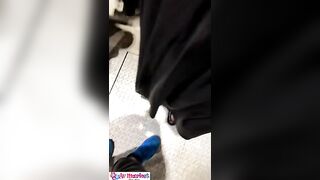 青いスニーカーの男の犯行 その1 voyeur jp 160526 04