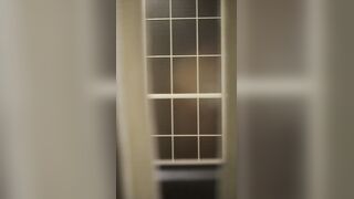 美人すぎるエロ女子は、ピースサインで裸を自撮り！ voyeur jp 170526