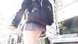 露出オナニー！？大胆Kちゃん屋外なのにヒモTバックの股間に手を突っ込む！ voyeur jp 170526