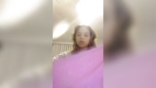 泡で遊ぶ女の子 voyeur jp 170526