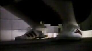 公衆トイレで本気オナニーするJ○ voyeur jp 170526