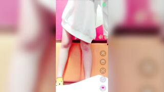 配信中に何度もパンチラしちゃう激カワＫ voyeur jp 170526
