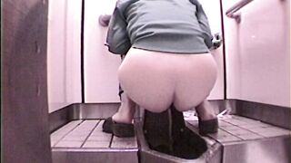 お姉さんの後方全身トイレ6名 voyeur jp 170526