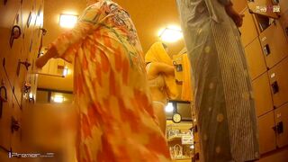 期間限定 可愛いC三人グループの股下から激撮【神降臨 Vol.043】 voyeur jp 170526