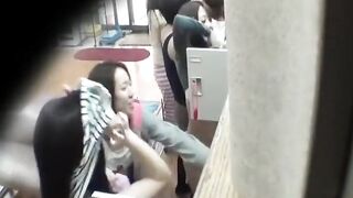 【女子寮】お風呂でおしっこを見せ合う女子たち voyeur jp 180526