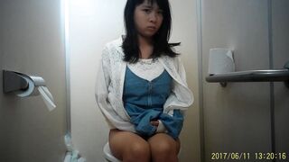 ほぼ無毛なCのトイレ盗撮風 voyeur jp 180526