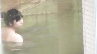 ピンク乳首の美乳美人姉妹 voyeur jp 180526