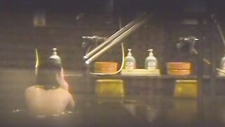 覗きの穴場 卒業旅行 No4 voyeur jp 180526