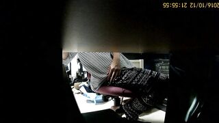 책상밑 손장난치는 누나 도촬 korean porn vip