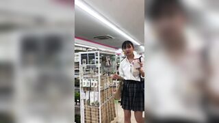 jk風の逆さパンチラ動画-画像付き-１７３ voyeur jp 02-190526