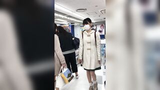 お姉さんの逆さパンチラ動画-静止画-１５５ voyeur jp 02-200526
