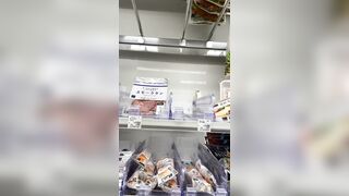 綾瀬は-か似-某大手航空会社のgsをコンビニで逆さ撮り-期間限定4k画質-no-1 voyeur jp 01-200526