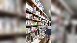 ２人のお姉さんの逆さパンチラ動画-静止画-おまけ付き-０６０ voyeur jp 05-210526
