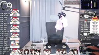 캠켜진줄 모르고 하반신 노출해서 정지먹은 여캠 korean porn vip