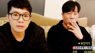 룸녀와 생방중 빠꾸없이 섹스 시전하는 bj 박살 korean porn vip