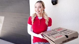 Piper Presley Gets Fucked As Pizza Delivery Girl OnlyFans