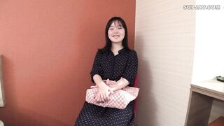 FC2PPV 4904762 【二週間50%OFF】152cm この前卒業したばかりの剛毛まこちゃん。小柄なカラダを激ピスされ「精子いっぱい飲みたい♡」と口内射精からごっくんさせ二発！ jav